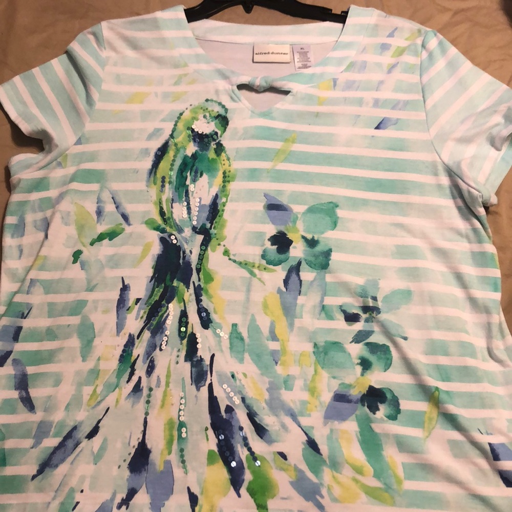 Alfred Dunner top with parrot & sequin details